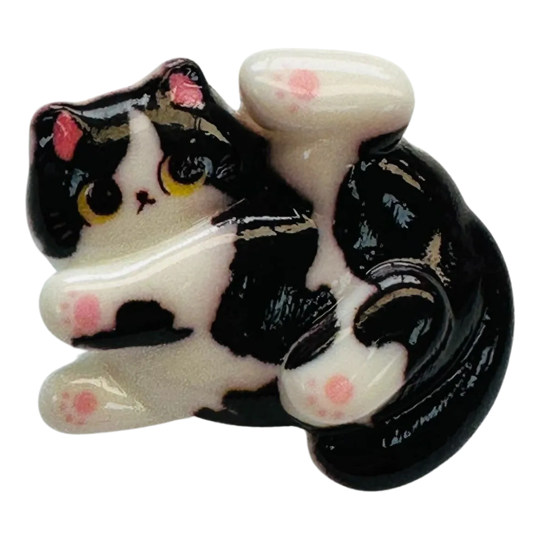Cat button black and white 24 x 22mm novelty design sold individually