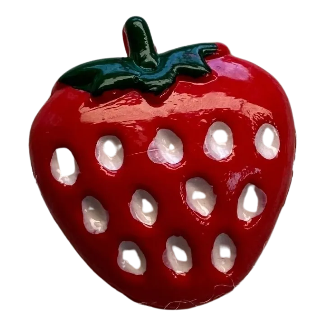 Strawberry Button 15mm – painted red fruit design – sold individually